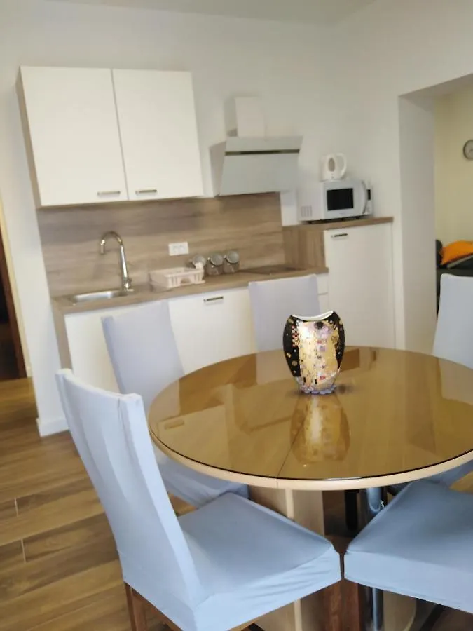 Mošćenička Draga Apartments F&T 0*, Mošćenička Draga קרואטיה